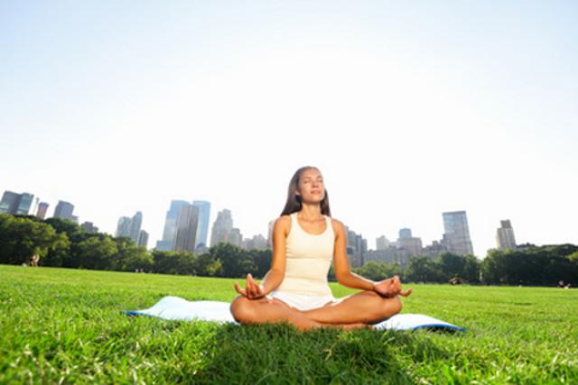 Yoga ayuda a lograr el equilibrio entre la mente y el cuerpo