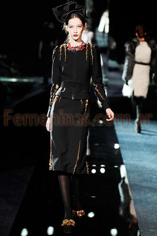 Chaqueta y falda negra con bordados Dolce And Gabbana