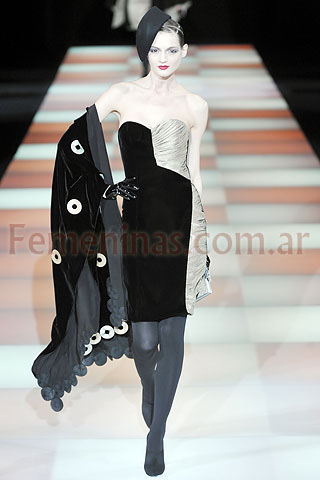 Vestido strapless combinado gris y negro drapeado capa con apliques Giorgio Armani