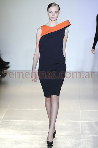 Vestido negro escote asimetrico naranja Jil Sander