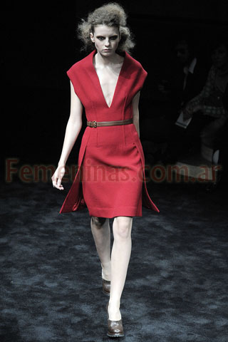 Vestido escote v rojo Prada