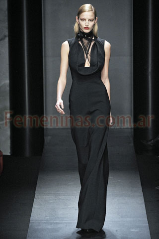 Vestido largo negro escote buche Salvatore Ferragamo
