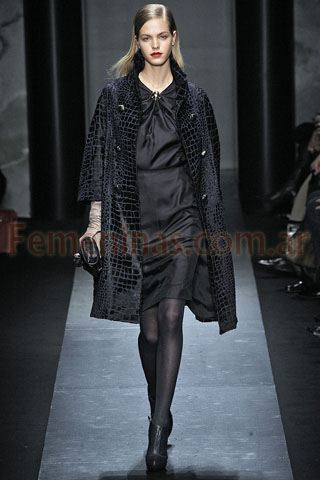 Vestido negro escote fruncido tapado croco negro manga 3 4 Salvatore Ferragamo