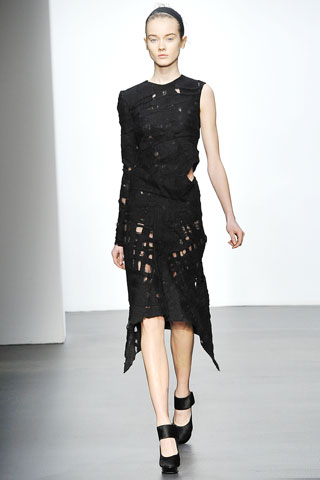 Vestido negro una sola manga larga con transparencias Calvin Klein