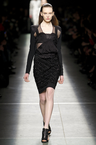 Blusa gasa negra falda bordada lentejuelas Givenchy