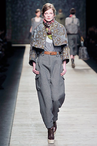 Camisa cuadrile pantalon ancho grisbolero bordado Kenzo