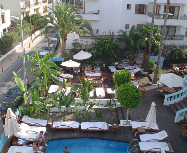 Pileta Esvivé hotel en Ibiza