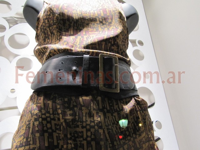 Biscote cinturon negro ancho de cuero con hebilla cobre