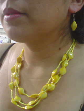 conjunto bijouterie amarillo1