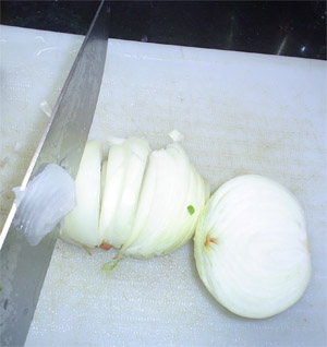 cortando cebollas