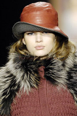 sombrero y piel de moda otoño invierno 2008