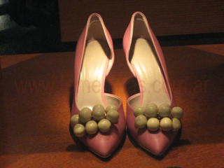 Stilettos rosas con apliques de piedras  Sonia Rykiel