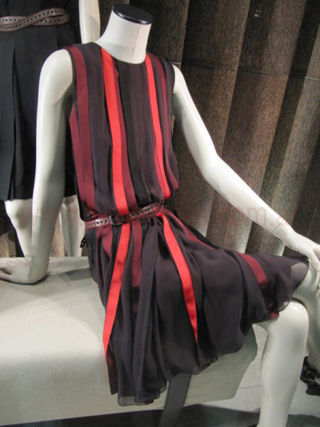 Vestido plisado rojo negro bordo  Bottega Veneta