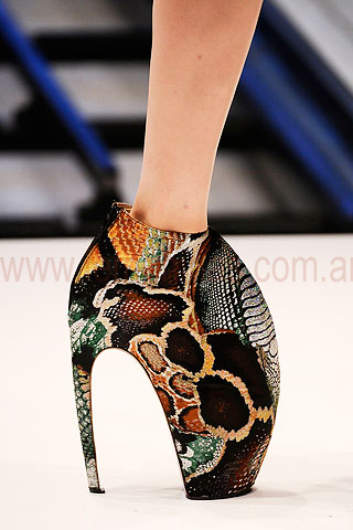 Alexander McQueen zapatos animal pr..